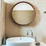 Aphrodite's Apartment *